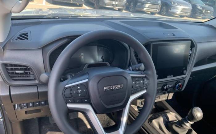 ISUZU D-MAX 2.2L SINGLE CABINE M T B-STRONG