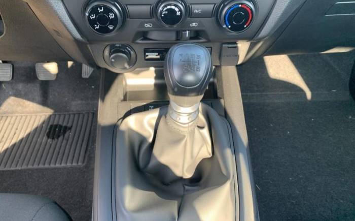 ISUZU D-MAX 2.2L SINGLE CABINE M T B-STRONG