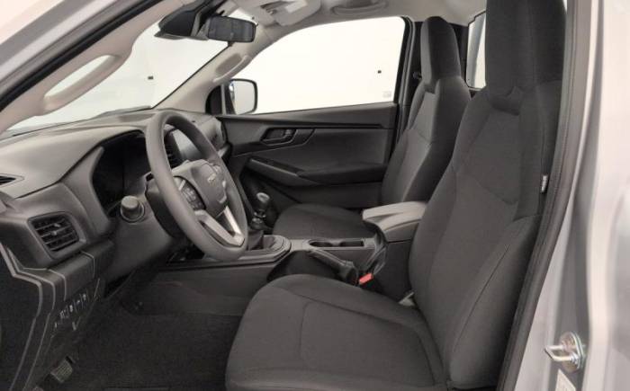 ISUZU D-MAX 2.2L SINGLE CABINE M T B-STRONG