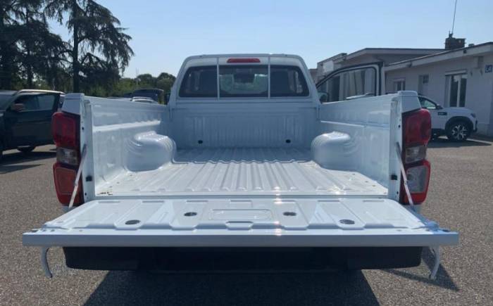 ISUZU D-MAX 2.2L SINGLE CABINE A T B-STRONG