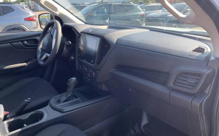 ISUZU D-MAX 2.2L SINGLE CABINE A T B-STRONG