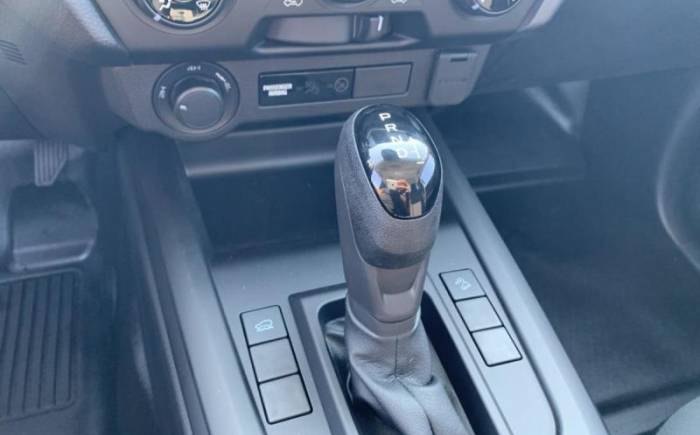 ISUZU D-MAX 2.2L SINGLE CABINE A T B-STRONG