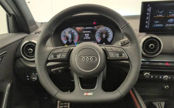 AUDI Q2 35 TFSI 150 S TRONIC 7 S LINE