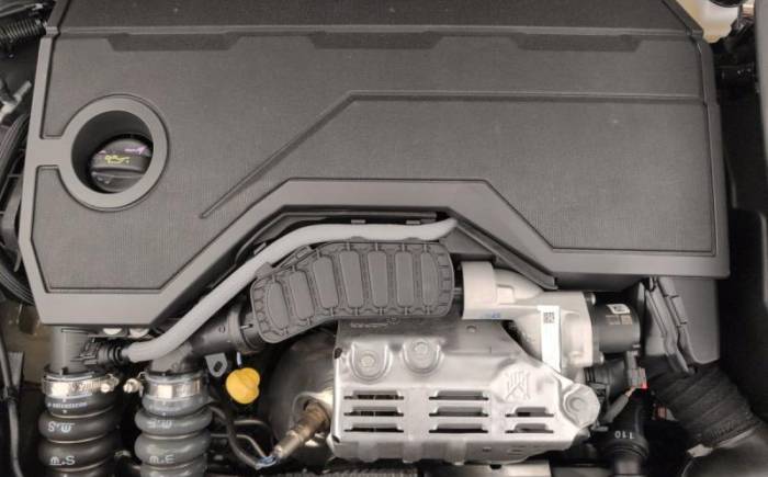 PEUGEOT 2008 Hybrid 145 ch e-dcs6 allure