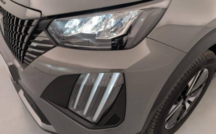 PEUGEOT 2008 Hybrid 145 ch e-dcs6 allure