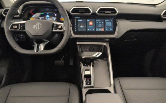 MG ZS 1.5 l hybrid+ 197 ch luxury