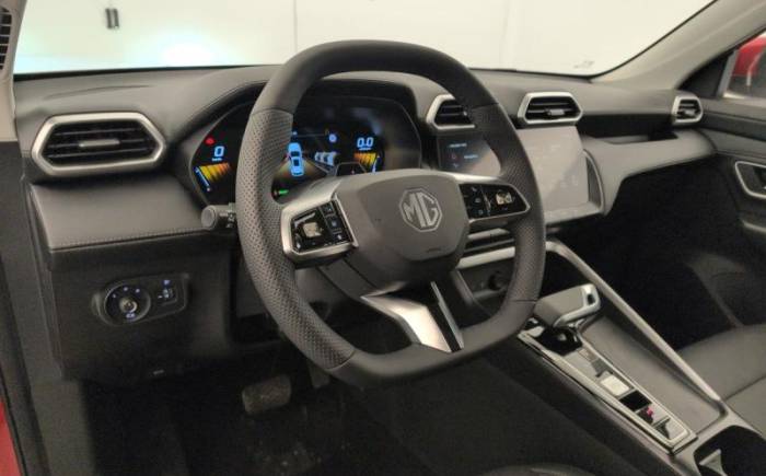 MG ZS 1.5 l hybrid+ 197 ch luxury