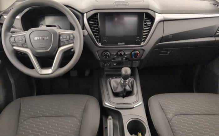 ISUZU D-MAX 2.2L SPACE CABINE M T EVOLUTION