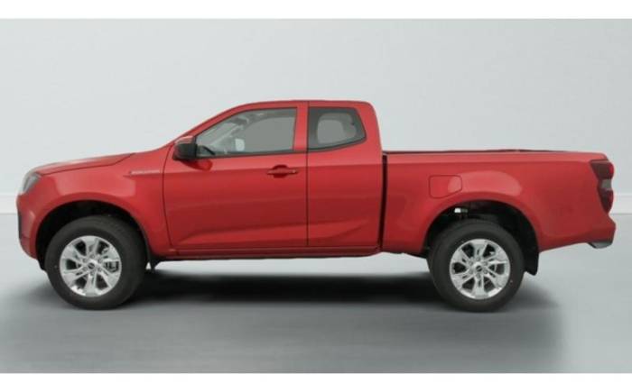 ISUZU D-MAX 2.2L SPACE CABINE M T EVOLUTION