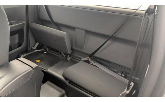 ISUZU D-MAX 2.2L SPACE CABINE M T B-STRONG