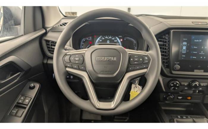 ISUZU D-MAX 2.2L SPACE CABINE M T B-STRONG