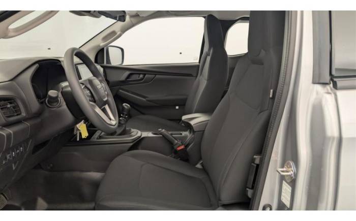 ISUZU D-MAX 2.2L SPACE CABINE M T B-STRONG