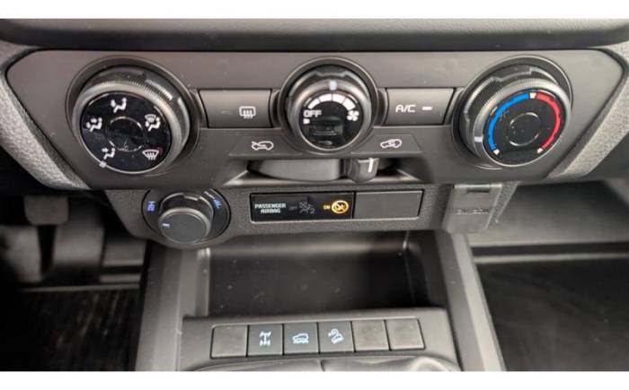 ISUZU D-MAX 2.2L SPACE CABINE M T B-STRONG
