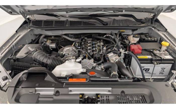 ISUZU D-MAX 2.2L SPACE CABINE M T B-STRONG