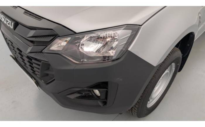 ISUZU D-MAX 2.2L SPACE CABINE M T B-STRONG