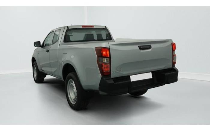 ISUZU D-MAX 2.2L SPACE CABINE M T B-STRONG