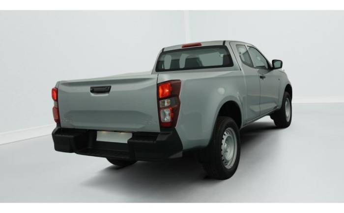 ISUZU D-MAX 2.2L SPACE CABINE M T B-STRONG