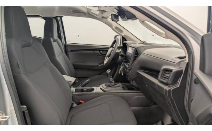 ISUZU D-MAX 2.2L SPACE CABINE M T B-STRONG