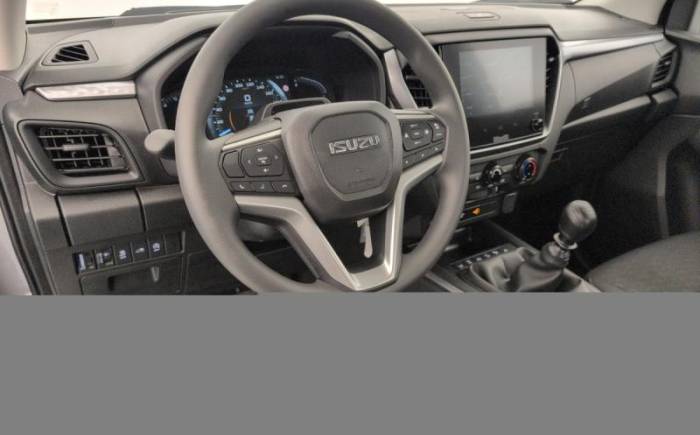 ISUZU D-MAX 2.2L SPACE CABINE M T EVOLUTION