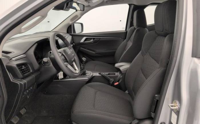 ISUZU D-MAX 2.2L SPACE CABINE M T EVOLUTION