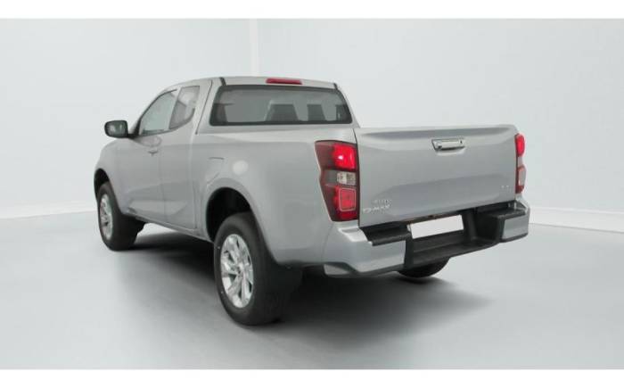ISUZU D-MAX 2.2L SPACE CABINE M T EVOLUTION