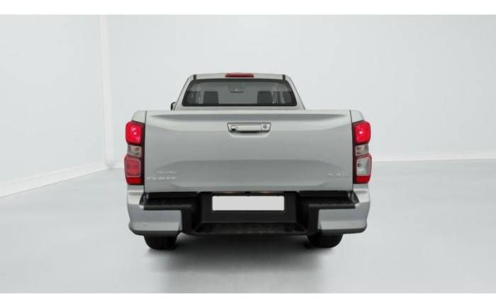ISUZU D-MAX 2.2L SPACE CABINE M T EVOLUTION