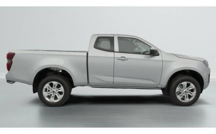 ISUZU D-MAX 2.2L SPACE CABINE M T EVOLUTION